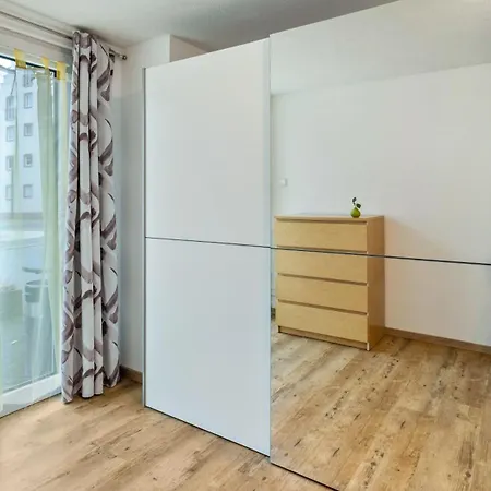Haas Apartament *